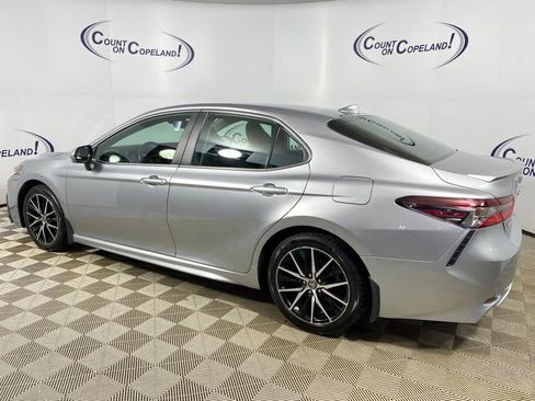 Used 2023 Toyota Camry SE w/ Cold Weather Package image 4