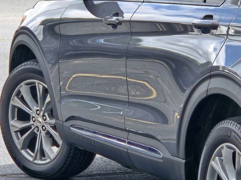 Used 2022 Ford Explorer XLT w/ Equipment Group 202A image 16