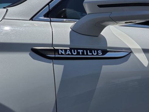 Certified 2022 Lincoln Nautilus FWD w/ Premium Package image 32