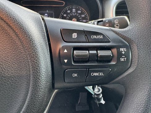 Used 2017 Kia Sorento LX image 19