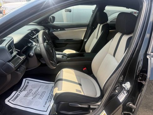 Used 2018 Honda Civic EX image 9