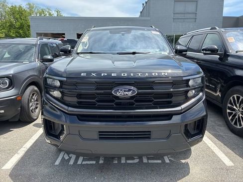 Certified 2025 Ford Expedition Active AWD/4WD image 2