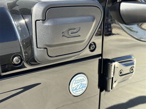 Used 2023 Jeep Wrangler Unlimited Sahara w/ Cold Weather Group image 30