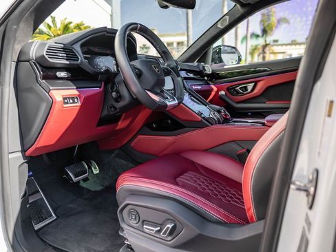 Used 2024 Lamborghini Urus S image 25