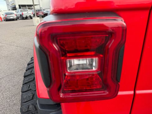 Used 2022 Jeep Wrangler Unlimited Rubicon w/ Trailer Tow Package image 16