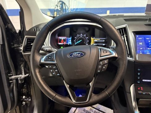Used 2020 Ford Edge Titanium w/ Class II Trailer Tow Package image 12