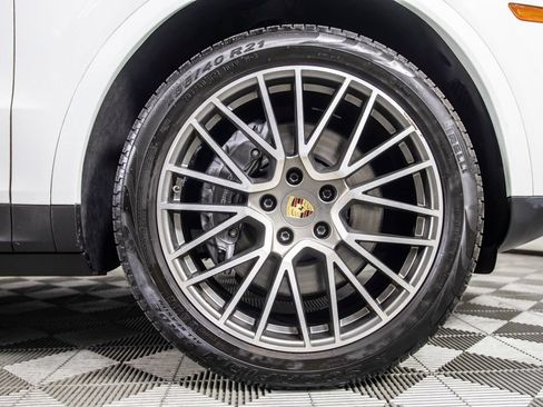 Used 2023 Porsche Cayenne Coupe AWD/4WD image 38