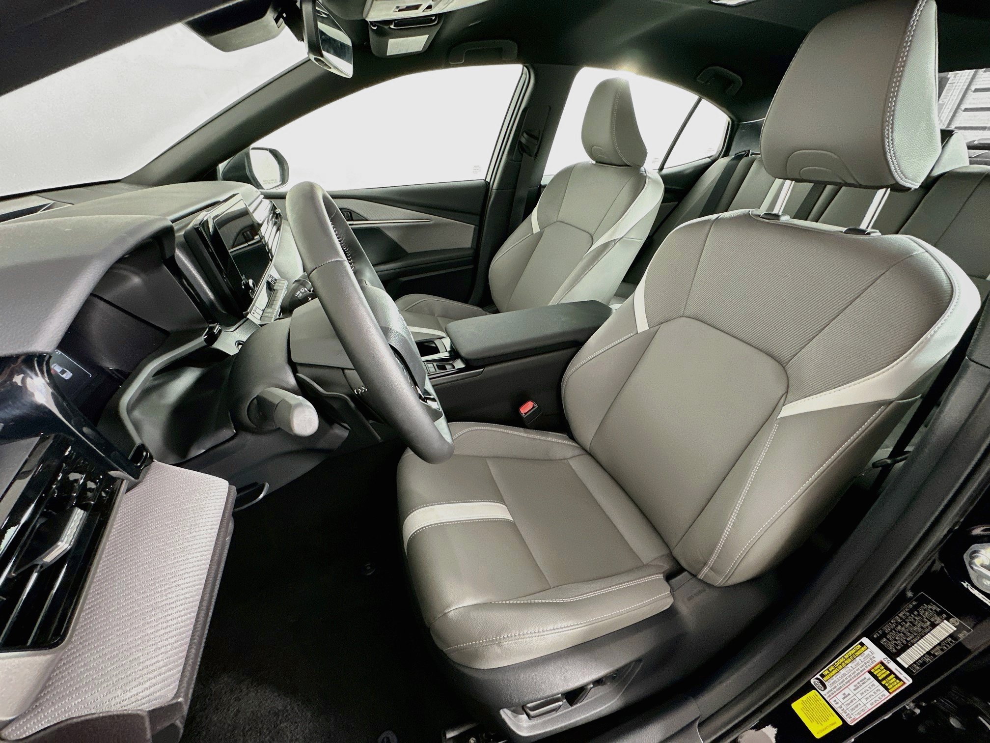 Used 2026 Toyota Camry SE w/ Convenience Package FWD image 13