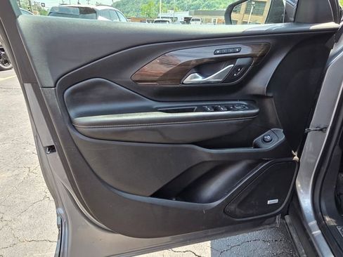 Used 2019 GMC Terrain Denali w/ Advanced Safety Package AWD/4WD image 10
