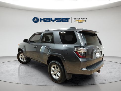 Used 2022 Toyota 4Runner SR5 Premium w/ Moonroof Package AWD/4WD image 5