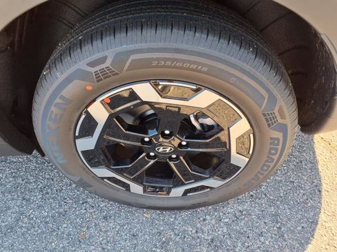 New 2025 Hyundai Santa Fe SE image 5