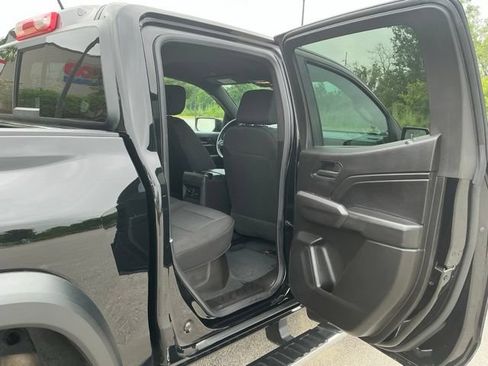 Used 2023 Chevrolet Colorado Trail Boss w/ Technology Package AWD/4WD image 21