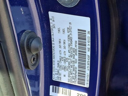 Certified 2023 Toyota Tacoma TRD Off-Road image 26