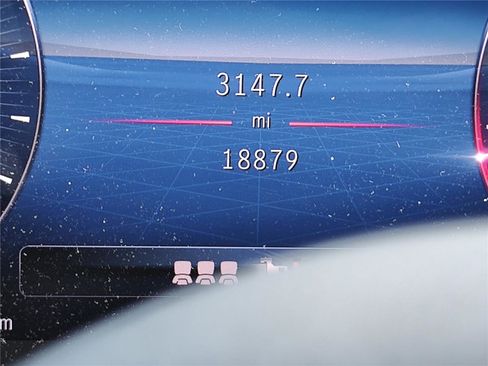 Used 2024 Mercedes-Benz GLC 300 4MATIC image 30