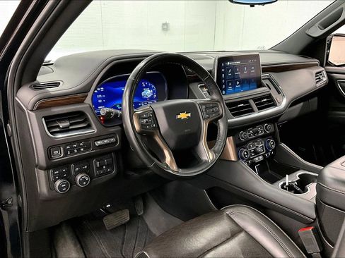 Used 2024 Chevrolet Suburban High Country AWD/4WD image 17