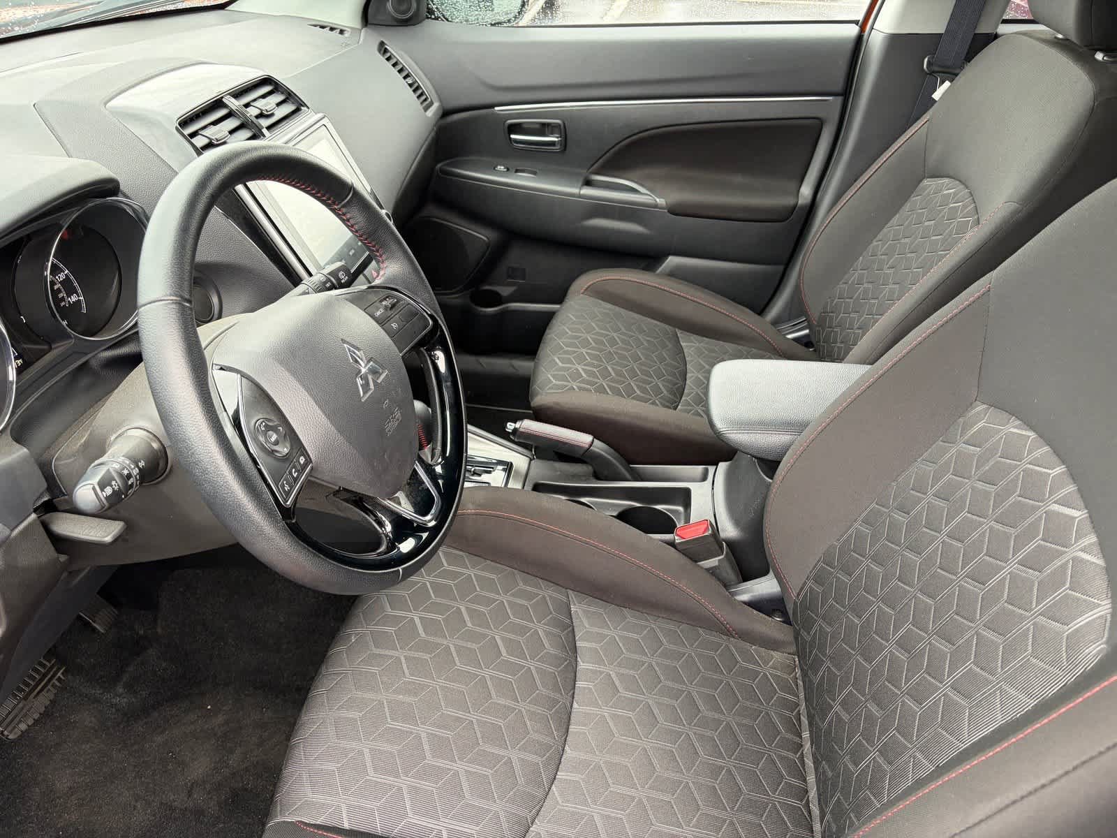 Used 2025 Mitsubishi Outlander Sport LE AWD/4WD image 13