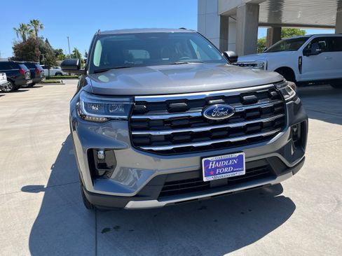 New 2026 Ford Explorer Active w/ Active Comfort Package AWD/4WD image 4