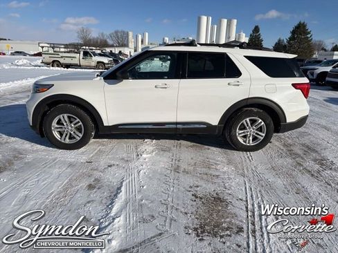 Used 2022 Ford Explorer XLT w/ Equipment Group 202A AWD/4WD image 6