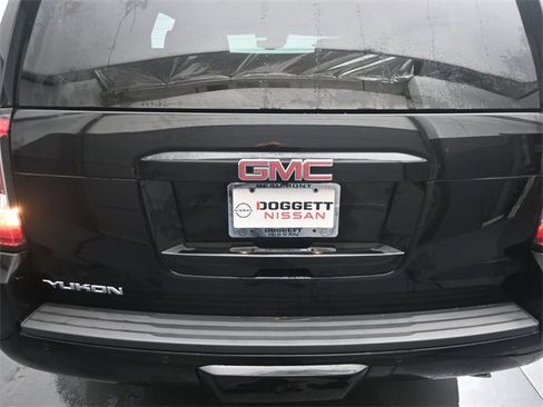 Used 2018 GMC Yukon SLT w/ Premium Edition image 14