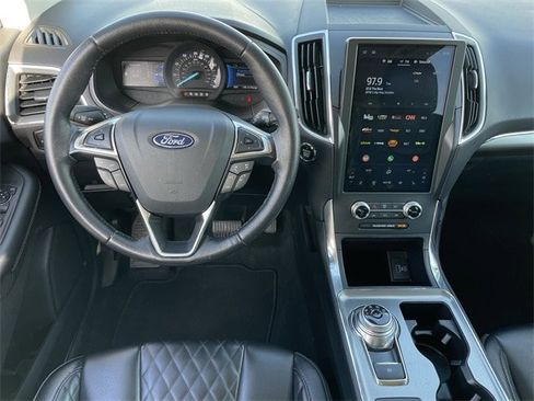 Used 2024 Ford Edge Titanium image 12
