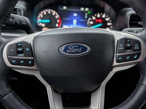 Used 2023 Ford Explorer XLT w/ Equipment Group 202A image 23