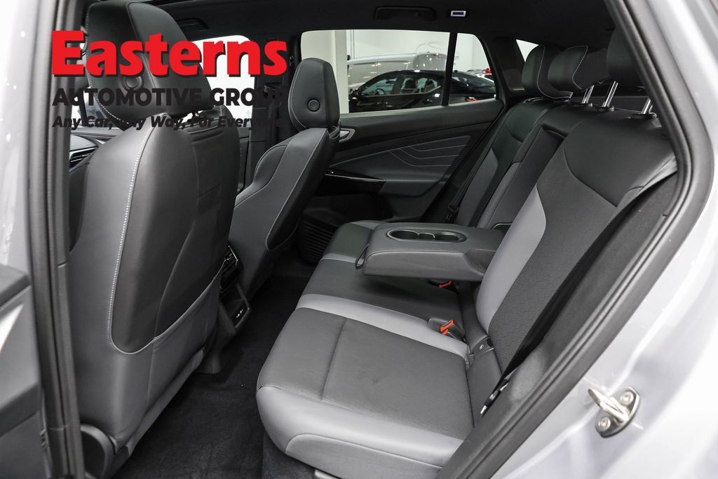 Used 2023 Volkswagen ID.4 Pro S AWD/4WD image 21