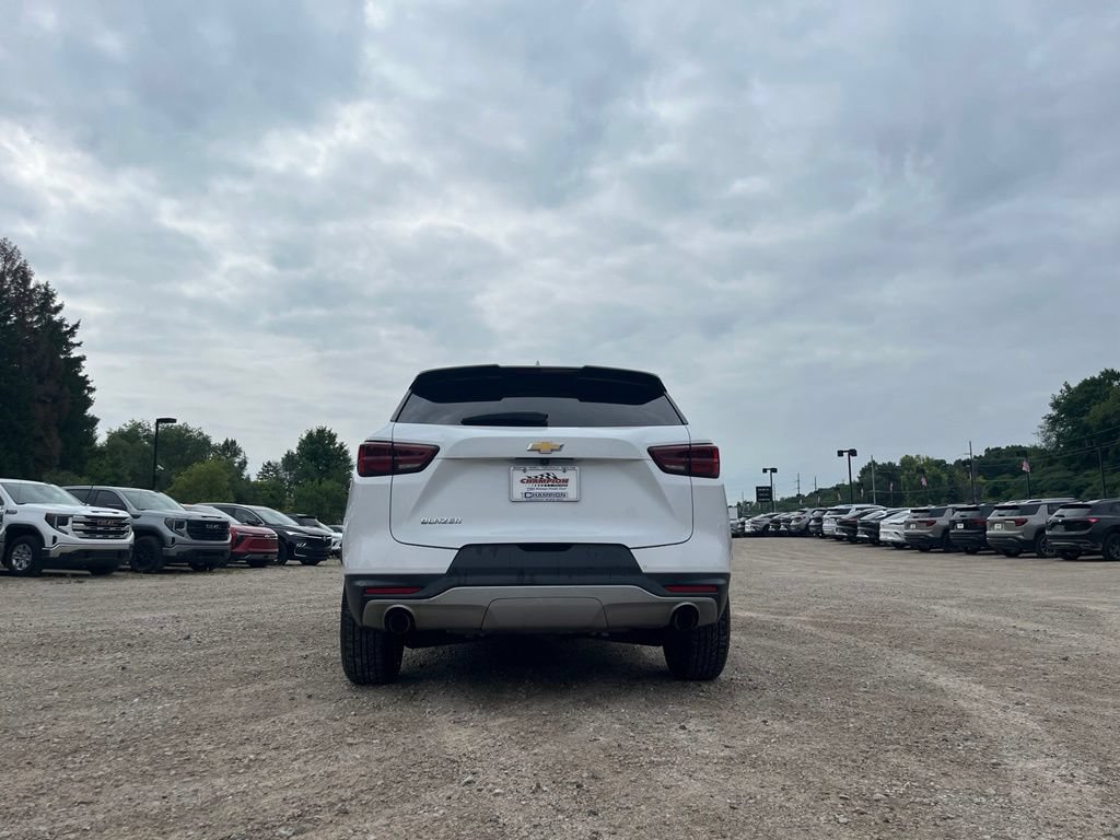 Used 2023 Chevrolet Blazer LT FWD image 7