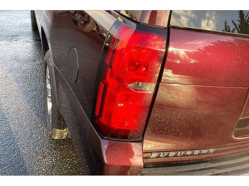 Used 2017 Chevrolet Suburban Premier image 30