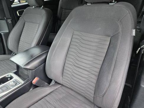 Used 2020 Ford Explorer XLT AWD/4WD image 16