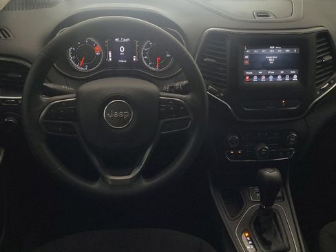 Used 2021 Jeep Cherokee Latitude w/ Mopar Interior Package FWD image 22