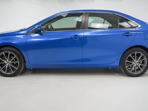 Used 2017 Toyota Camry XSE image 2