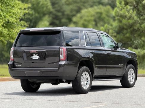 Used 2018 GMC Yukon SLE w/ Convenience Package AWD/4WD image 11