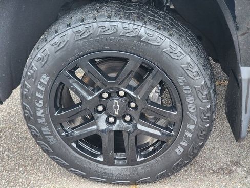 Used 2021 Chevrolet Silverado 1500 LT Trail Boss w/ Convenience Package II image 18