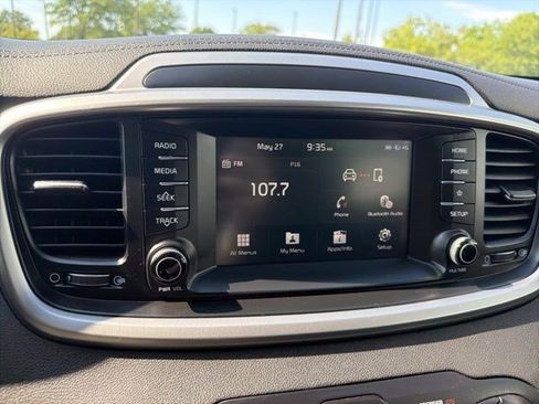 Used 2020 Kia Sorento FWD V6 image 29