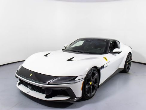 Certified 2025 Ferrari 12Cilindri RWD image 10