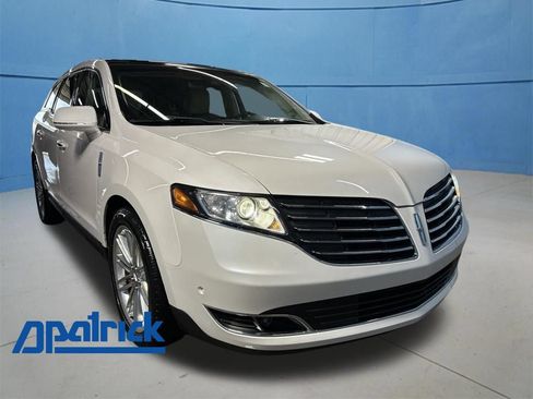 Used 2019 Lincoln MKT AWD image 1