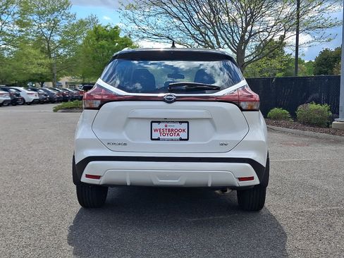 Used 2024 Nissan Kicks SV FWD image 6