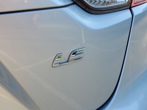 Used 2021 Toyota Corolla LE image 7