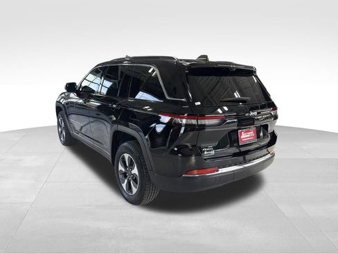 Used 2024 Jeep Grand Cherokee Limited 4xe w/ Luxury Tech Group II AWD/4WD image 3
