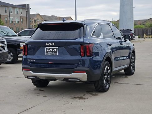 New 2026 Kia Sorento S w/ S Panoramic Sunroof Package FWD image 3