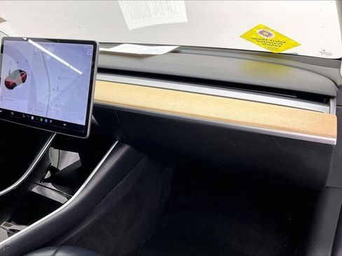 Used 2018 Tesla Model 3 Long Range image 16