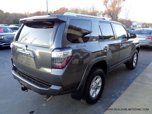 Used 2018 Toyota 4Runner SR5 image 3
