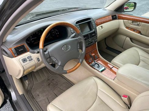 Used 2006 Lexus LS 430 RWD image 16