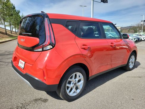 Used 2025 Kia Soul LX w/ LX Technology Package image 24