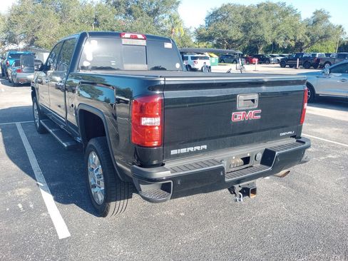 Used 2017 GMC Sierra 2500 Denali w/ Suspension Package, Off-Road AWD/4WD image 2