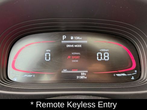 Certified 2025 Hyundai Venue SEL FWD image 21