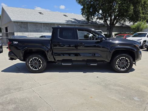 Certified 2025 Toyota Tacoma TRD Sport image 6