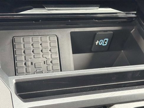 New 2026 Ford F350 Lariat w/ Black Appearance Package image 19