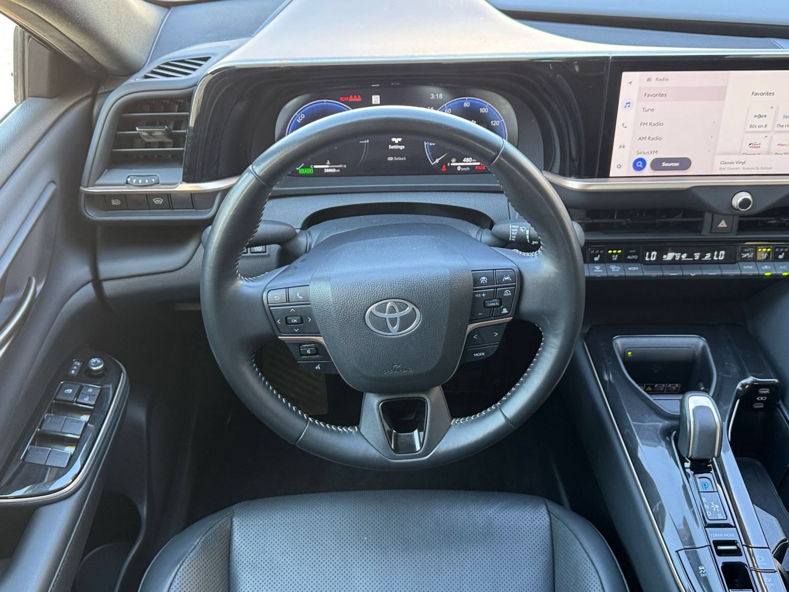 Used 2025 Toyota Crown AWD/4WD image 28