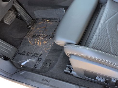 Used 2025 BMW 228i xDrive w/ Technology Package image 17